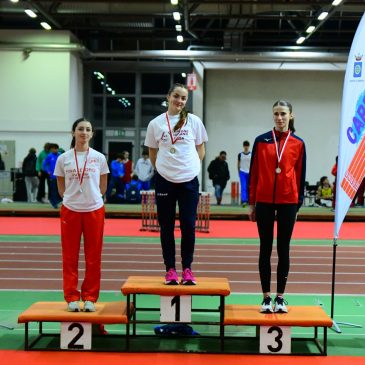Inizio attività indoor 2024 al SEFI di Venturina . Anna Simonini protagonista a Carrara vicinissima al record Italiano nei 50hs